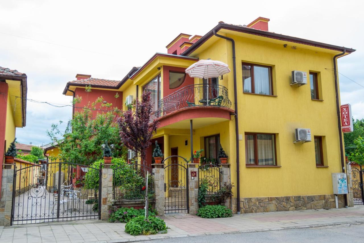 Family Hotel Kavrakovi พาเวลบันยา ภายนอก รูปภาพ