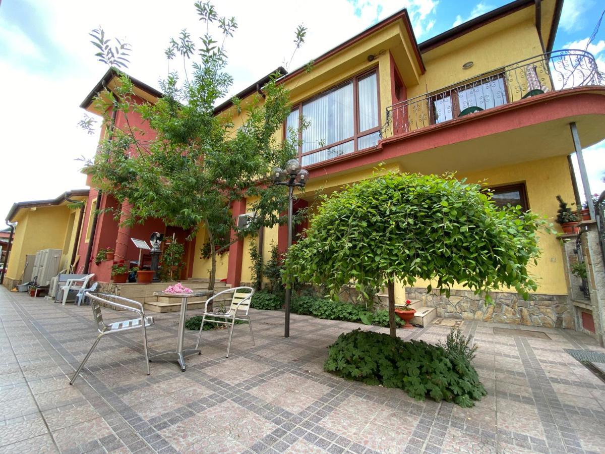 Family Hotel Kavrakovi พาเวลบันยา ภายนอก รูปภาพ